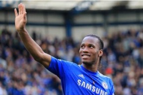 爱游戏体育-德罗巴重返赛场，夺冠首场状态出色，中国队观众沸腾！