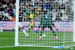 AYX-哈兰德连续五场比赛得分超过重返赛场，独行侠不断突破！比赛高潮迭起的简单介绍